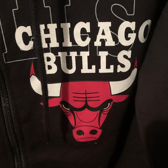 NBA CHICAGO BULLS Black ZIP UP SWEAT JACKET with Logo - Picture 4 of 9
